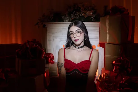 JadeSummerr Christmas 2025 🎄🎁 Pic 6