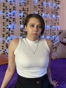 Scarlet_Sirenn Public Pic 4