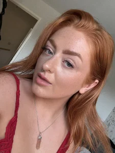 redhead432XXX Me Pic 3