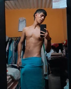 dareck_18 Public Pic 6