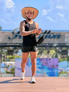 YoiPerezDjME AT BEACH 🌊🌴 Bild 2