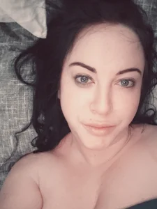 alluringavrilxo: Public ( 3 фото)