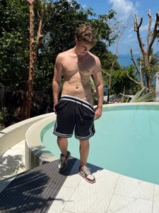 dymontedの𝐦𝐲 𝐩𝐡𝐨𝐭𝐨𝐬の 2枚の写真