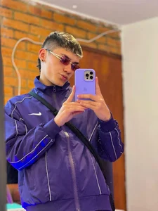 mathias_18 Public 사진