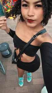 EmilyAuraPublic Bild