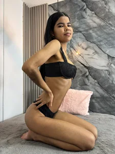 Public de IsabellaMonet  3 photos