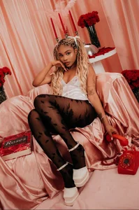 Only us tonight🌹 od AriaFoster  7 snímek