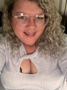 CurvyAnonymousGirl89 Public รูป  2