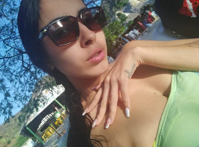 NicoleBlum: Beach day! ( 3 фото)