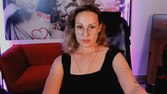 Charlotte_Hudson sexy in my glasses Billede 3
