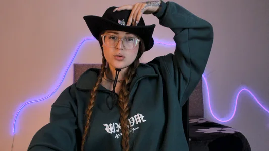 tekila__ I love being the style you don't expect to see on these platforms. Pic 6