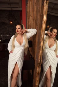 LanaShockk kullanıcısının white dress🔥 albümü -  5 fotoğraf