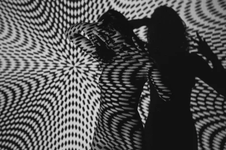 hitomi_arata Black and white Pic 9