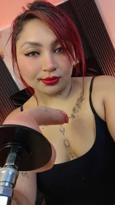 Halleyrosse “Lips, Skin and Sin” Bilde