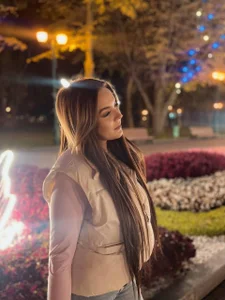 Angelina_REU evening promenade Immagine  8