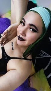 liliith-zeniith Your queen slika 2
