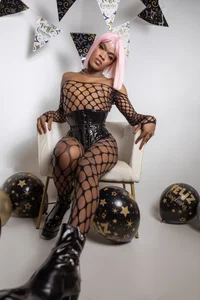 ZoeQueenn Happy Birthday 2025 Pic 4