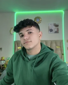 patrick_sanzz The green looks Pic 5