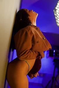 Sara-Evans 🔥 intensa Immagine  2