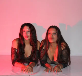 Public de Lia_and_Selena  3 photos