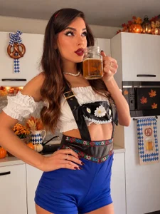 IrisMonn Oktoberfest vibes🍻 slika 2