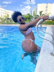 ZahhyFrequency Pool Day 🏊‍♀️🥵⛅ Pic 2