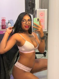 Spicy...! 🔥💦 de VickyyStone  3 Imagens