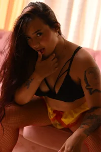 Mia_dreek Hi Mia صورة واحدة|Mia_dreek Hi Mia صورتان|Mia_dreek Hi Mia  3 صور|Mia_dreek Hi Mia  3 صورة