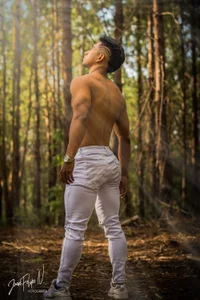 BonyXHot Public Pic 3