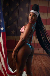 malu_horny_69 Dressed (or maybe not) to make history this 4th 🇺🇸💋 Pic 3