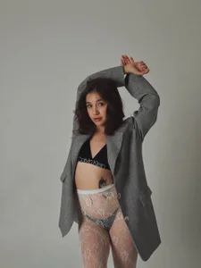 AmiLewis White mood 🤍 사진 5