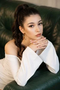 White dress de youllwanttocomeback Foto