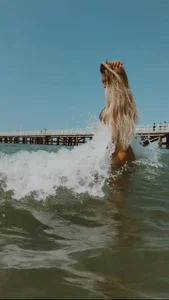 LaraAmosX Public Pic 4