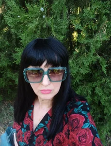 MelanyBanks Public Immagine 