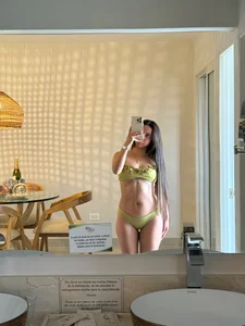 aly_golden_ Beauty Immagine  3