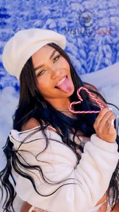 Emma_Morgann 🤶🏼I wish you a wonderful Christmas. 🤍 Foto