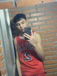 boyswantingplayの😈😏の 2枚の写真