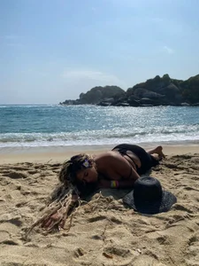 zoey-fox TAYRONA BEACH PARK Pic