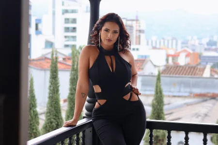 Glamour de SofiaReyes1  2 Imagens