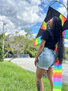 kite flying day 🌈 od BriaConner_  2 snímek