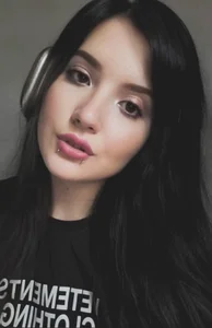 MollySoShy Public Pic 2