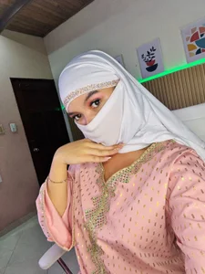 Yara_Rubab Welcome daddy Pic