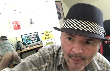 hotdadbod Messing Around with My Husbands Flannel Shirt Foto 4