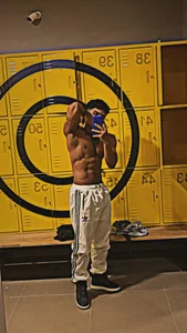 Young_laroi Abdomen รูป  3