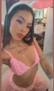 Naomi_Monroe_ Public Foto 3