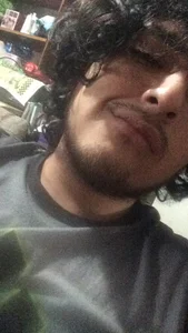 Leosexx Public টি ছবি