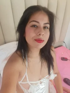 sharlotte_ms “Desire in My Eyes” 😈💦 Pic 4