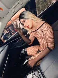 Sasha_TitanX I am your goddess, love me and enjoy me Pic 9