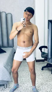 Public de _Leohot_  2 photos