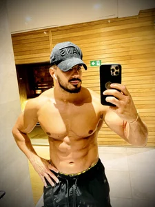 DustinKeent 🌊  8টি ছবি